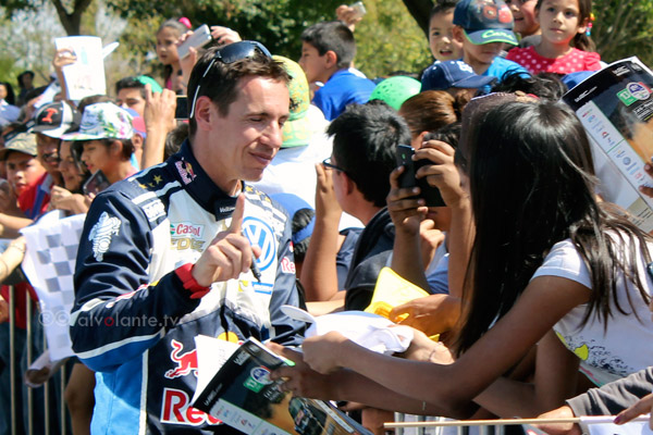 Ogier con sus fans